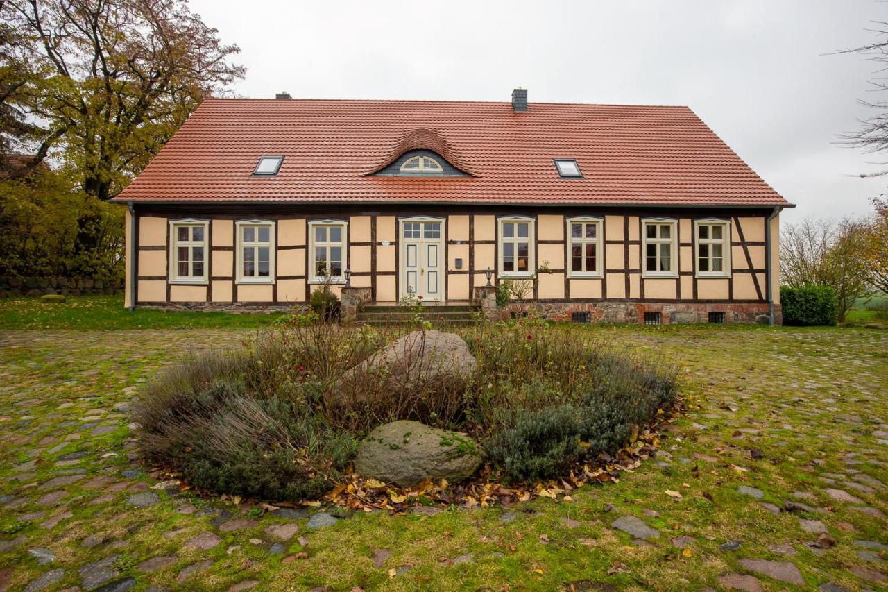 Altes Pastorat Schwichtenberg Borrentin Eksteriør billede